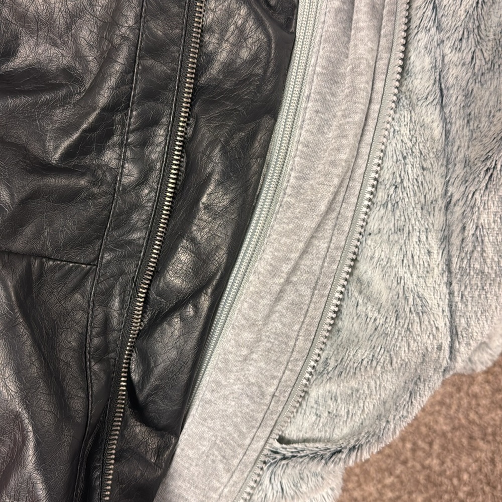 Leather Jacket - Picture 4 of 4